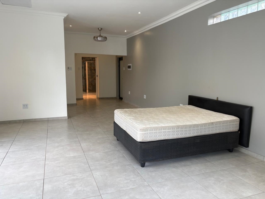 To Let 3 Bedroom Property for Rent in Waverley Gauteng
