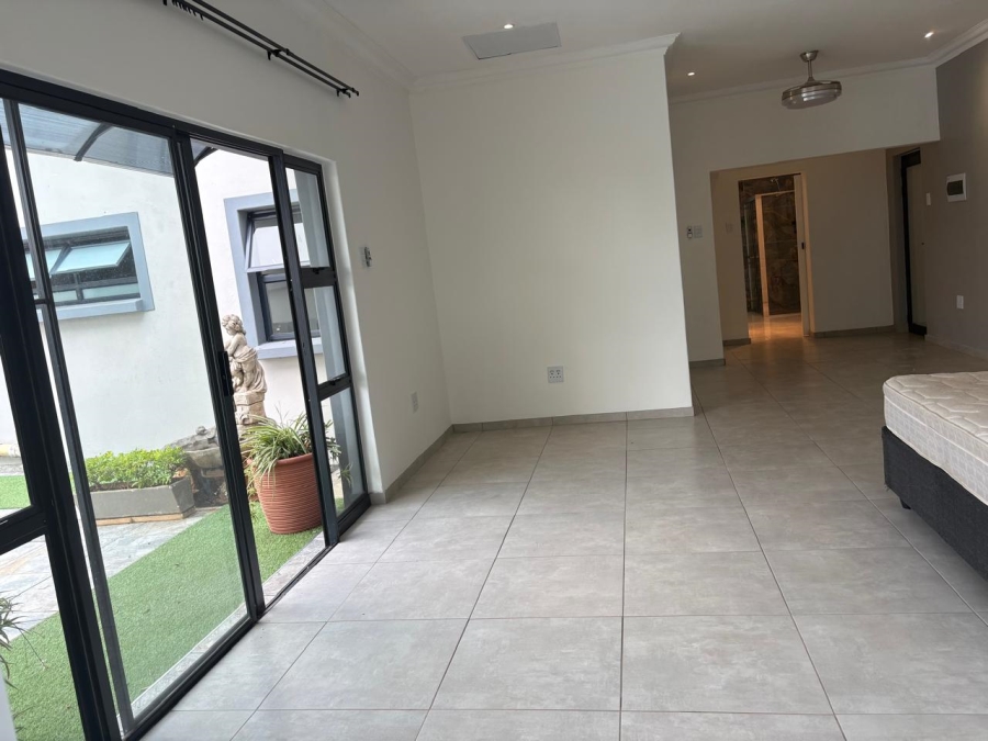 To Let 3 Bedroom Property for Rent in Waverley Gauteng