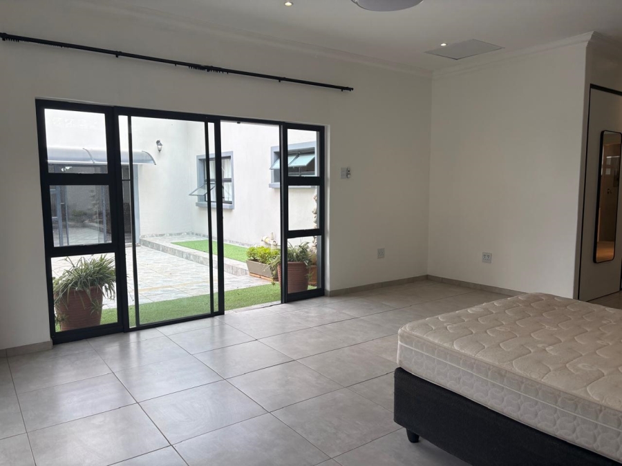 To Let 3 Bedroom Property for Rent in Waverley Gauteng