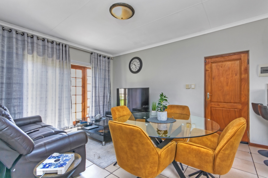 2 Bedroom Property for Sale in Blue Hills Gauteng