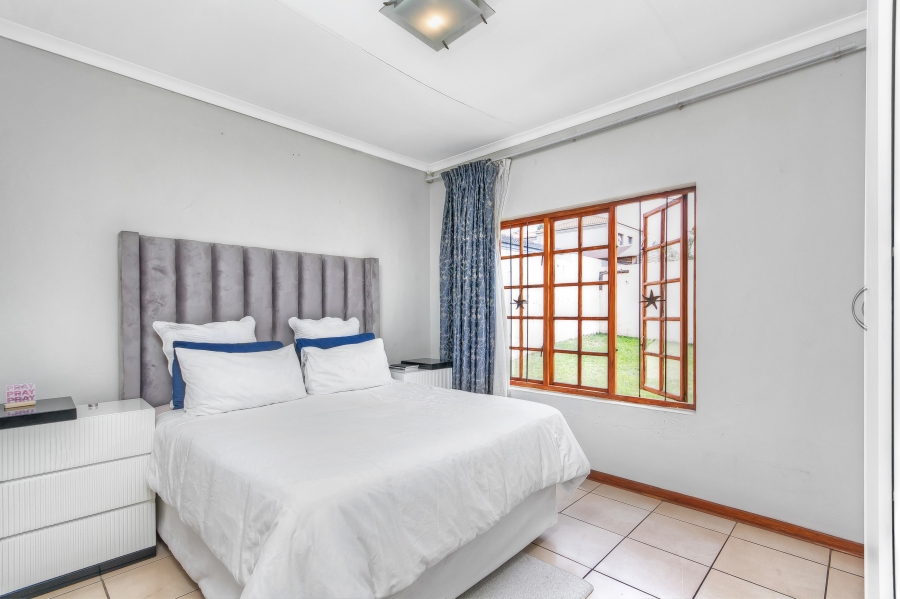 2 Bedroom Property for Sale in Blue Hills Gauteng