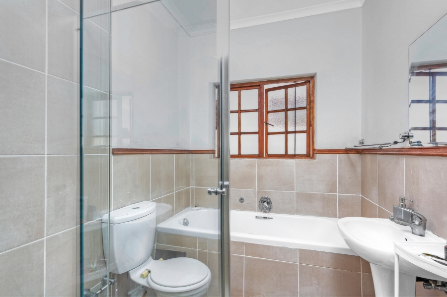 2 Bedroom Property for Sale in Blue Hills Gauteng