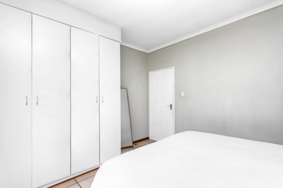 2 Bedroom Property for Sale in Blue Hills Gauteng