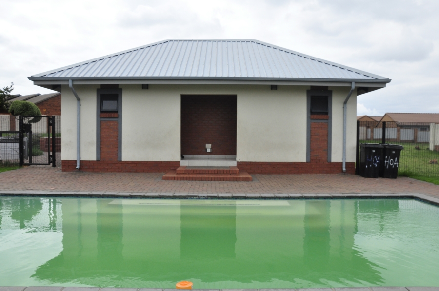 3 Bedroom Property for Sale in Noordwyk Gauteng