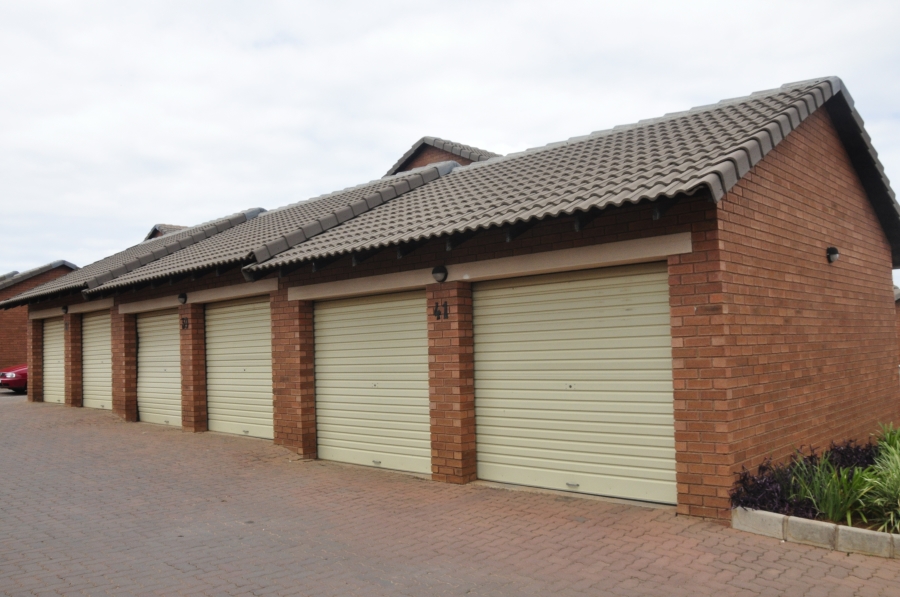 3 Bedroom Property for Sale in Noordwyk Gauteng