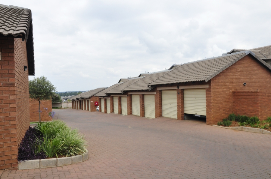 3 Bedroom Property for Sale in Noordwyk Gauteng
