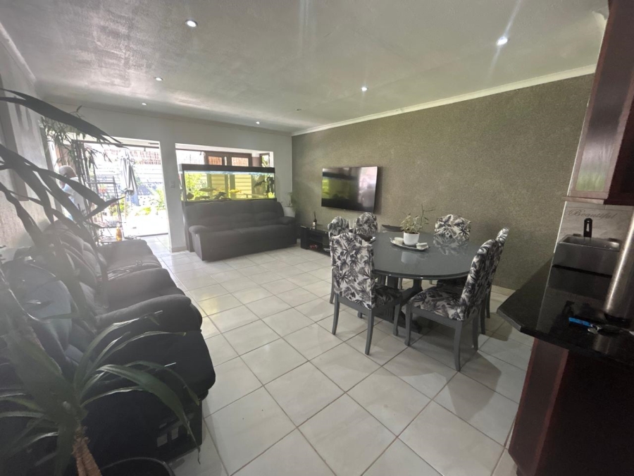 3 Bedroom Property for Sale in Halfway Gardens Gauteng