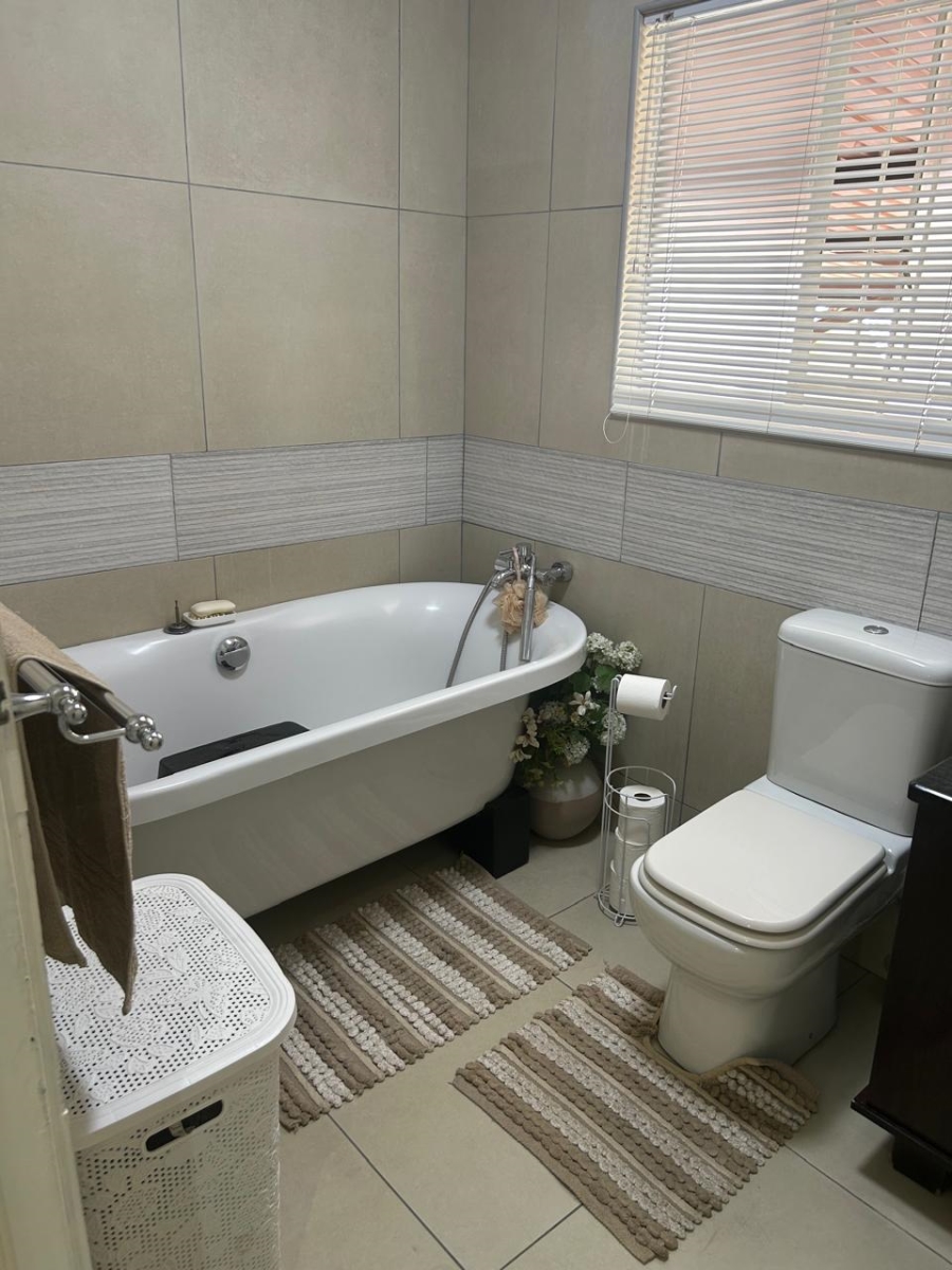 3 Bedroom Property for Sale in Halfway Gardens Gauteng