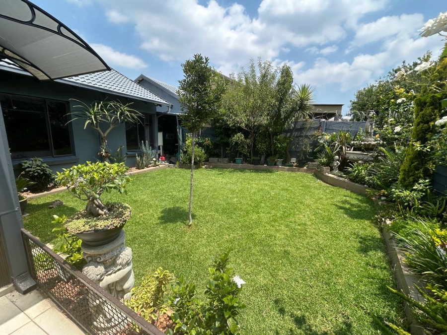 3 Bedroom Property for Sale in Halfway Gardens Gauteng