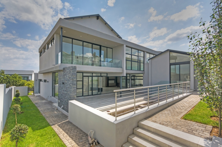 5 Bedroom Property for Sale in Waterfall Country Estate Gauteng