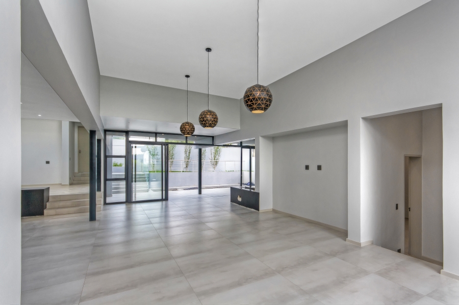 5 Bedroom Property for Sale in Waterfall Country Estate Gauteng