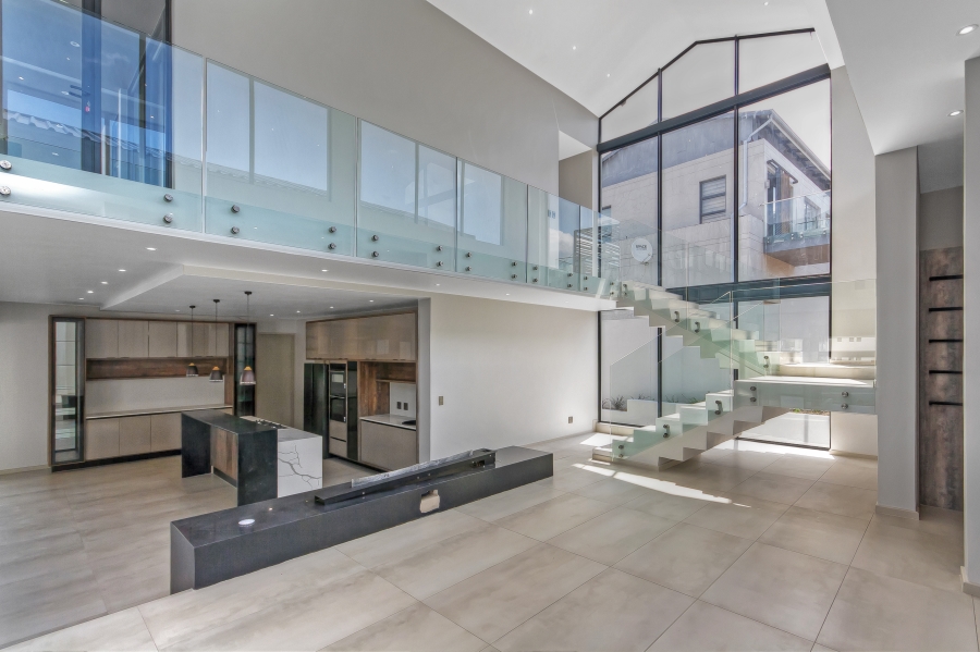 5 Bedroom Property for Sale in Waterfall Country Estate Gauteng