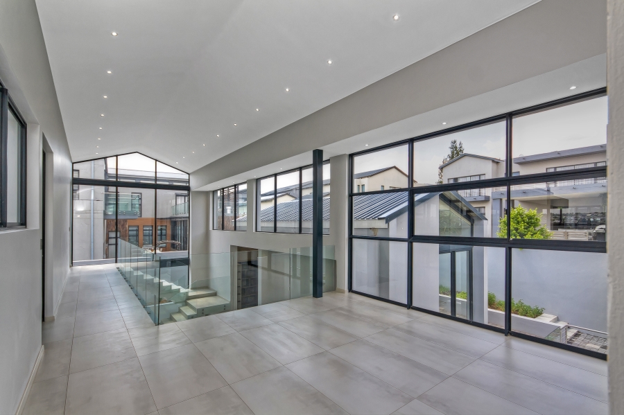 5 Bedroom Property for Sale in Waterfall Country Estate Gauteng