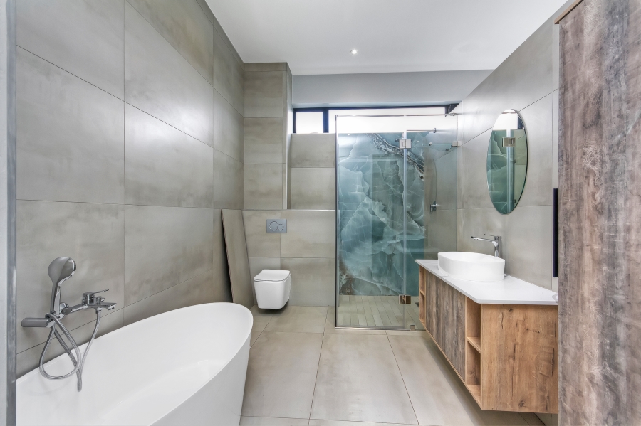 To Let 5 Bedroom Property for Rent in Waterfall Country Estate Gauteng