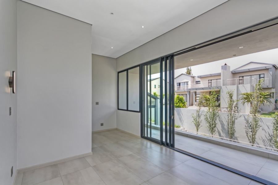 To Let 5 Bedroom Property for Rent in Waterfall Country Estate Gauteng