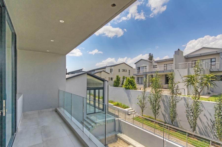 To Let 5 Bedroom Property for Rent in Waterfall Country Estate Gauteng