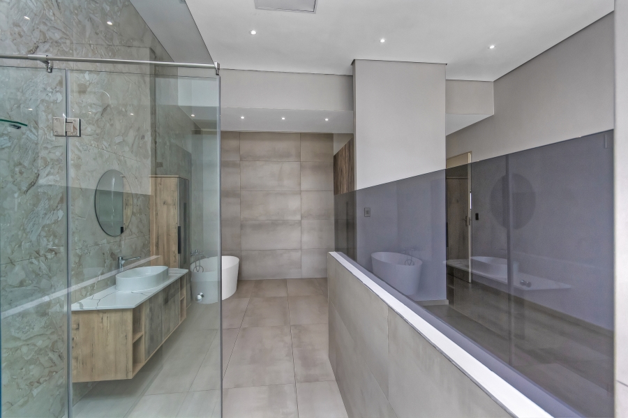 To Let 5 Bedroom Property for Rent in Waterfall Country Estate Gauteng