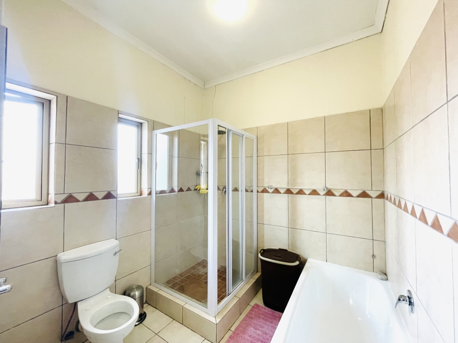 To Let 3 Bedroom Property for Rent in North Riding Gauteng