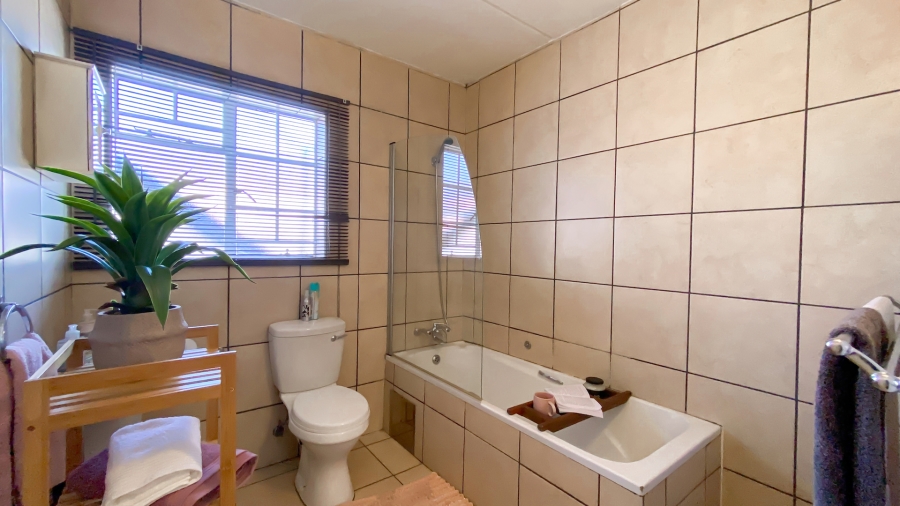 2 Bedroom Property for Sale in Comet Gauteng