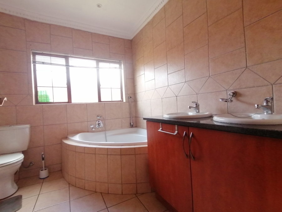 To Let 3 Bedroom Property for Rent in Montana Gauteng