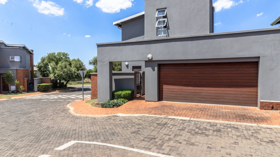 4 Bedroom Property for Sale in Eye of Africa Gauteng