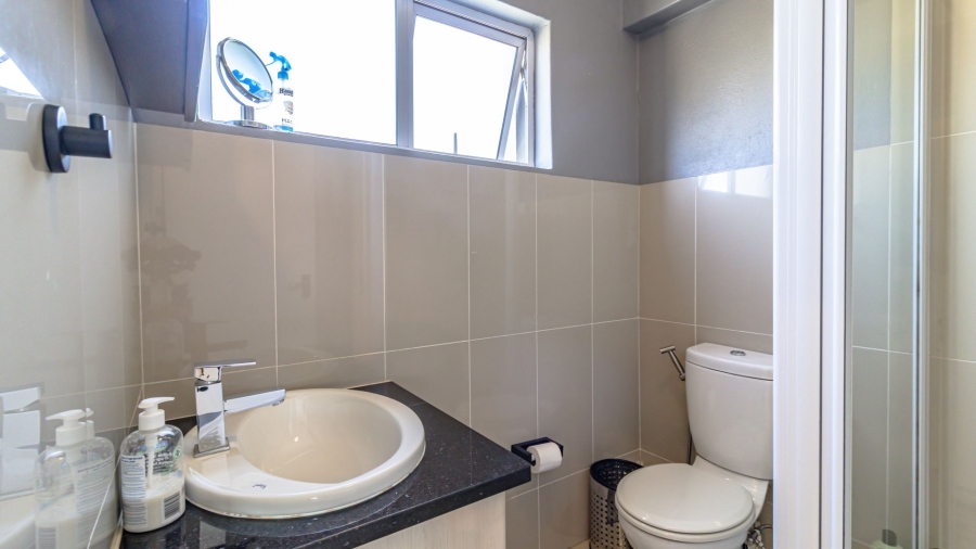 4 Bedroom Property for Sale in Eye of Africa Gauteng