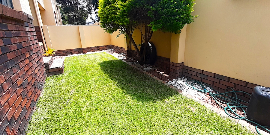 2 Bedroom Property for Sale in North Riding Gauteng