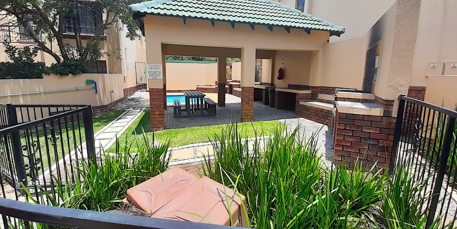 2 Bedroom Property for Sale in North Riding Gauteng