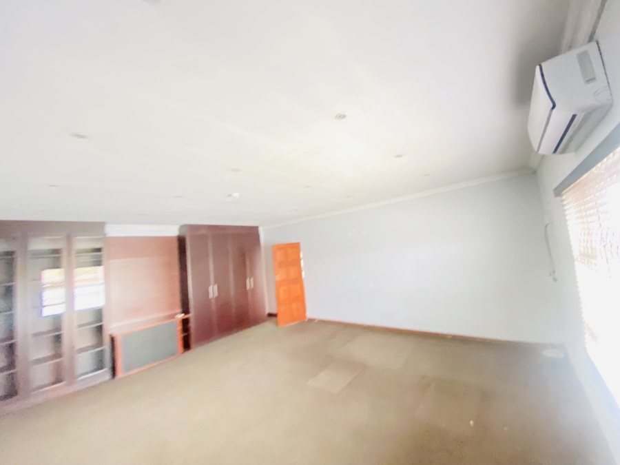 Commercial Property for Sale in New Redruth Gauteng