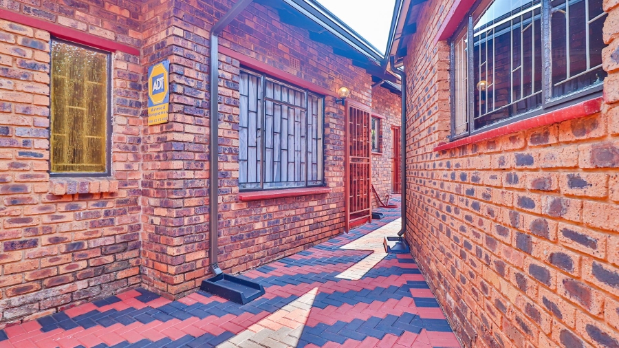 3 Bedroom Property for Sale in Dawn Park Gauteng