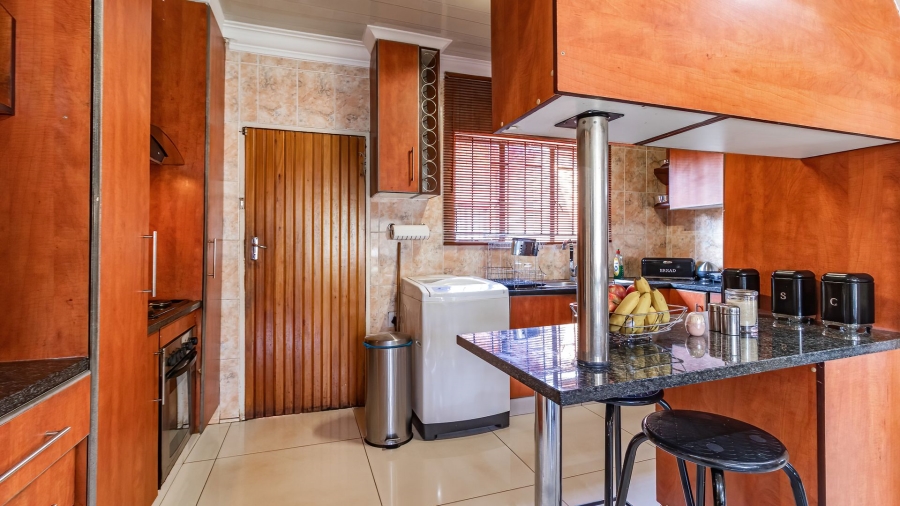3 Bedroom Property for Sale in Dawn Park Gauteng