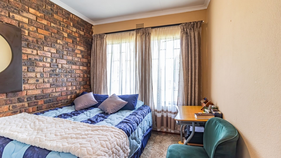 3 Bedroom Property for Sale in Dawn Park Gauteng