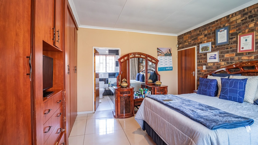 3 Bedroom Property for Sale in Dawn Park Gauteng