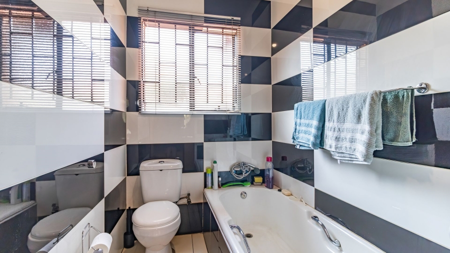 3 Bedroom Property for Sale in Dawn Park Gauteng