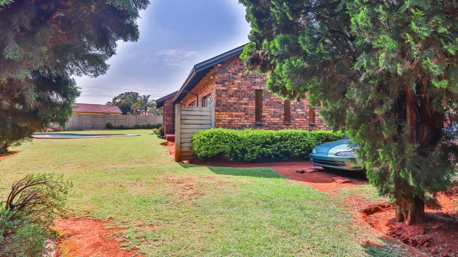3 Bedroom Property for Sale in Dawn Park Gauteng