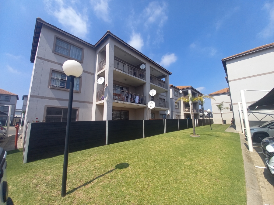 2 Bedroom Property for Sale in Bardene Gauteng