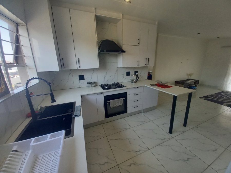 2 Bedroom Property for Sale in Bardene Gauteng