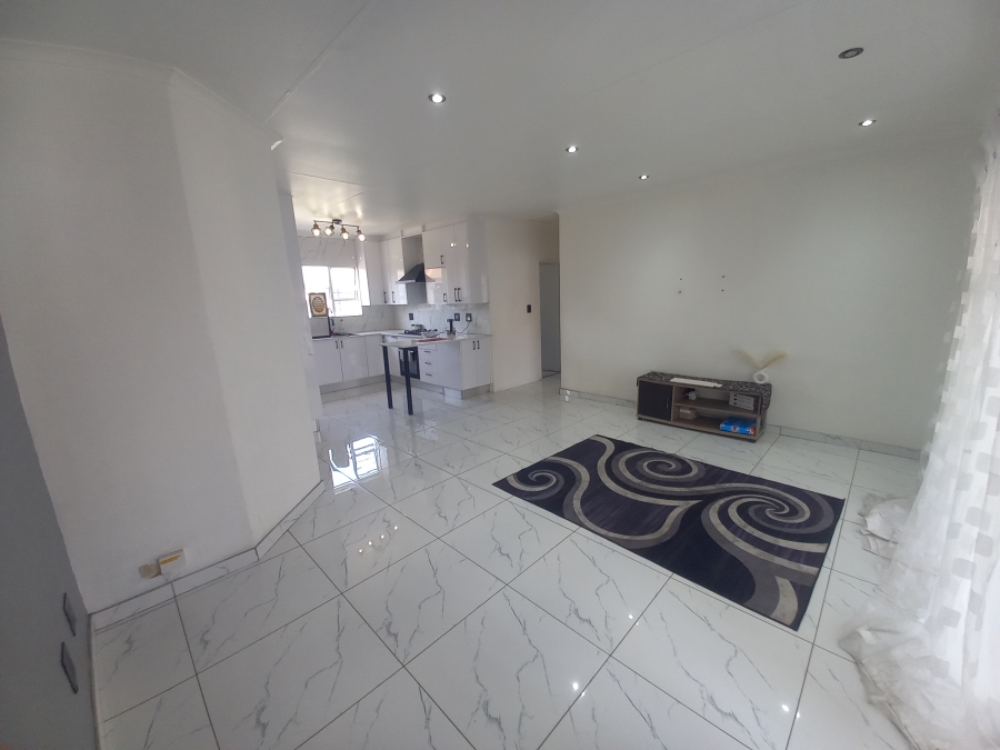 2 Bedroom Property for Sale in Bardene Gauteng