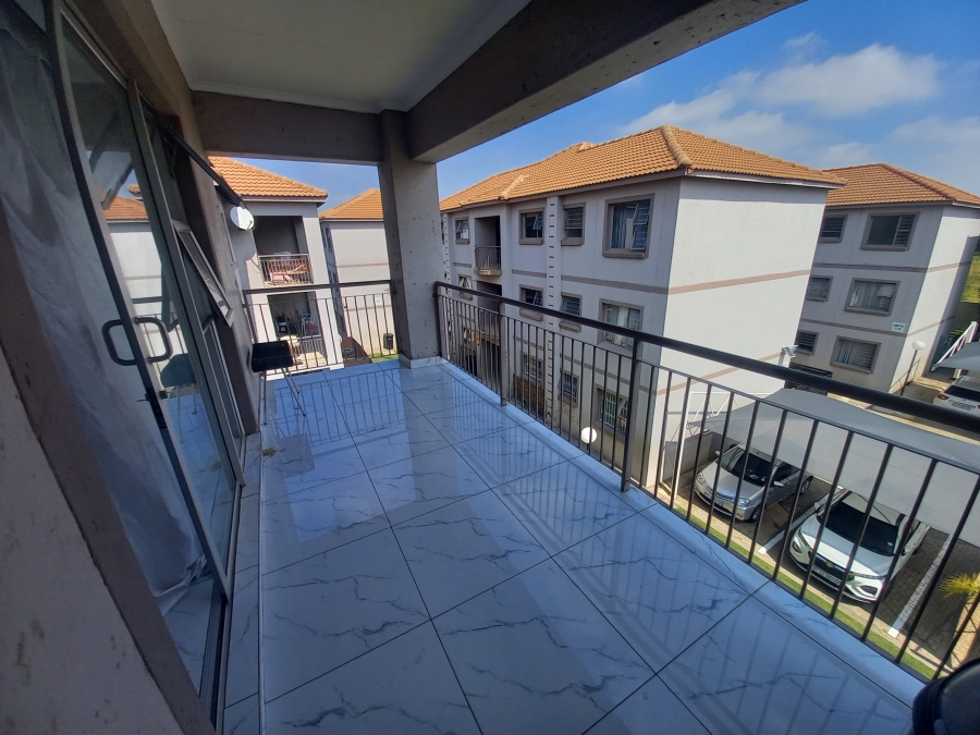 2 Bedroom Property for Sale in Bardene Gauteng