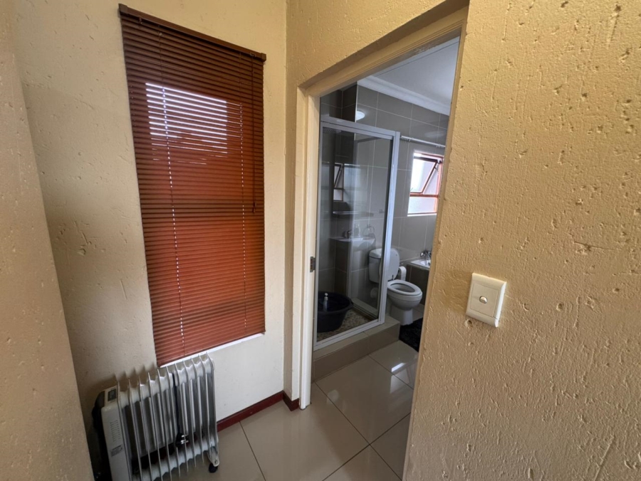 2 Bedroom Property for Sale in Helderwyk Gauteng