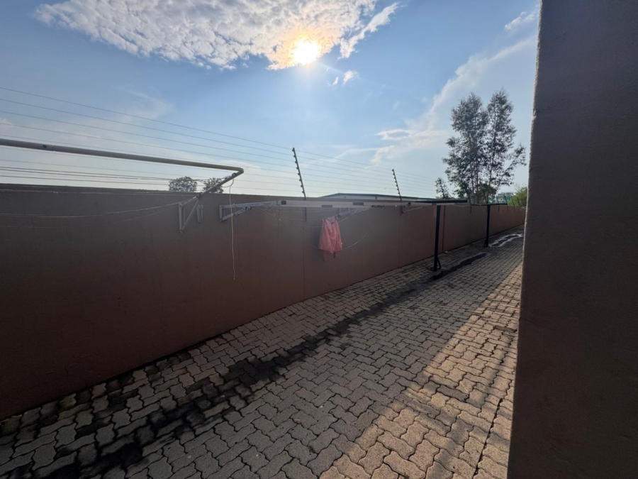 2 Bedroom Property for Sale in Helderwyk Gauteng