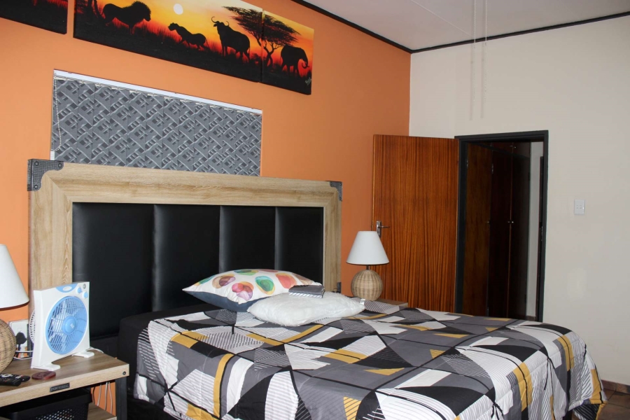 5 Bedroom Property for Sale in Pretoria Gardens Gauteng