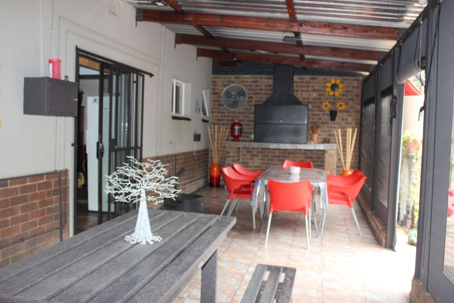 5 Bedroom Property for Sale in Pretoria Gardens Gauteng