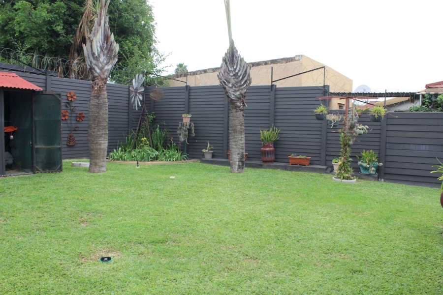 5 Bedroom Property for Sale in Pretoria Gardens Gauteng