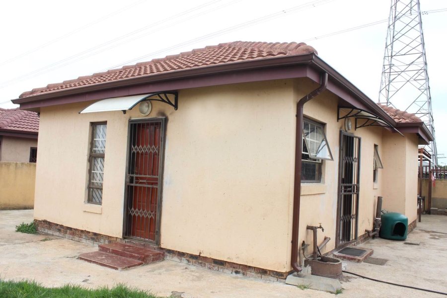 3 Bedroom Property for Sale in Kirkney Gauteng