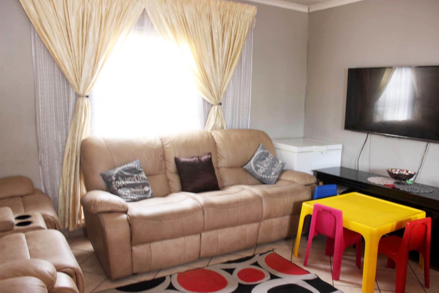 3 Bedroom Property for Sale in Kirkney Gauteng