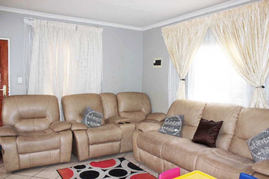 3 Bedroom Property for Sale in Kirkney Gauteng