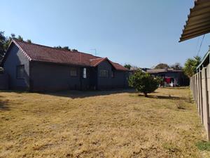 To Let 3 Bedroom Property for Rent in Albemarle Gauteng