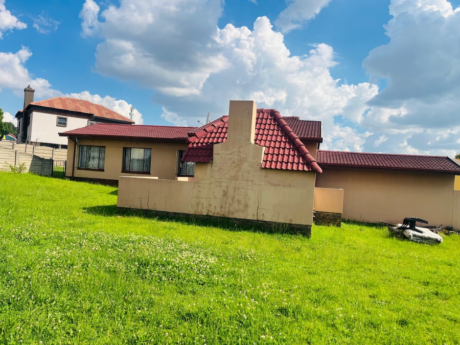 3 Bedroom Property for Sale in Birch Acres Gauteng