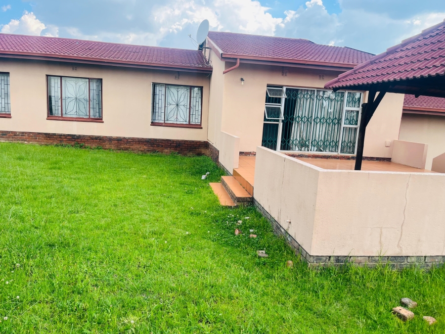 3 Bedroom Property for Sale in Birch Acres Gauteng